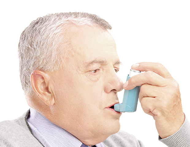 elderly man inhaler_s.jpg